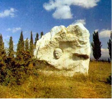 http://www.boisestate.edu/courses/westciv/punicwar/hannibalmonument.jpg