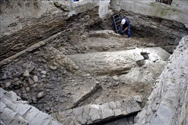 http://www.culturaclasica.com/files/cloaca-romana-lugo.jpg