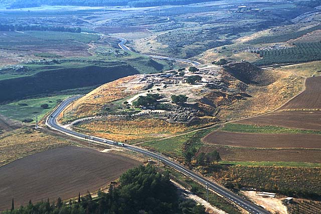 Bible archaeology:Cities and Towns:Hazor:excavations,aerial view