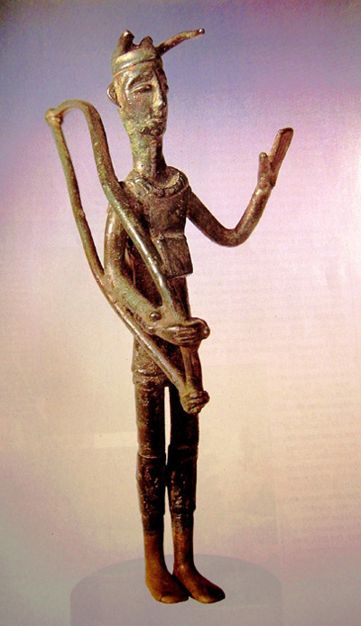 http://www.minoanatlantis.com/pix/Sardana_Bronze_Warrior.jpg