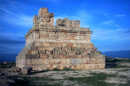 Archivo:Tomb of Massinissa 01.jpg