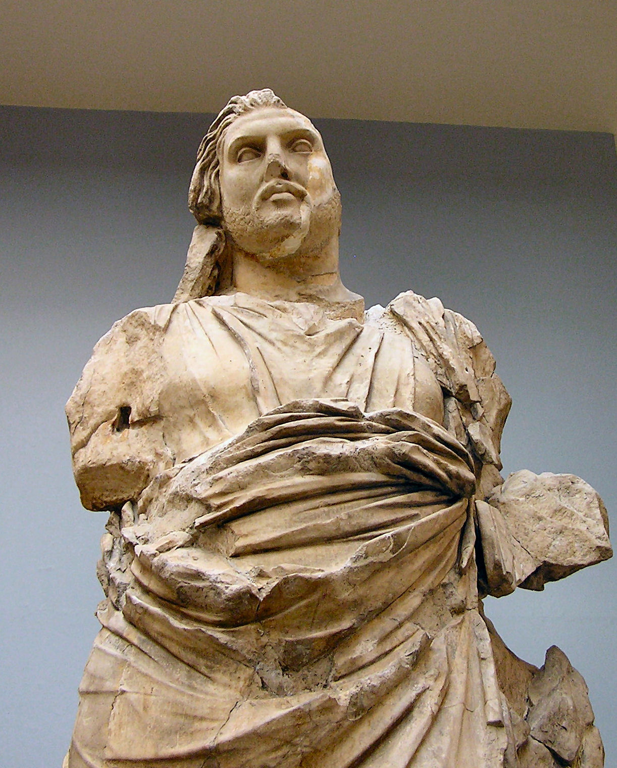 http://upload.wikimedia.org/wikipedia/commons/d/d6/Maussollos.JPG