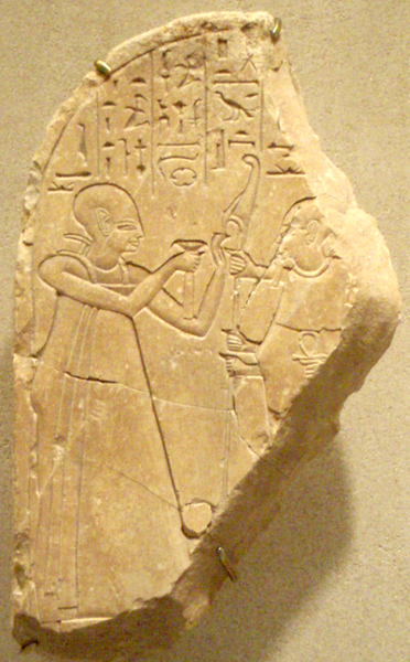 Archivo:VizierNaferrenpet-VotiveStela MetropolitanMuseum.png
