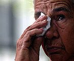 http://4.bp.blogspot.com/_QgZDFc51L_Q/SDXuoqsCJ_I/AAAAAAAAAjA/pU-9bDAYveU/s400/vieja-llorando.jpg