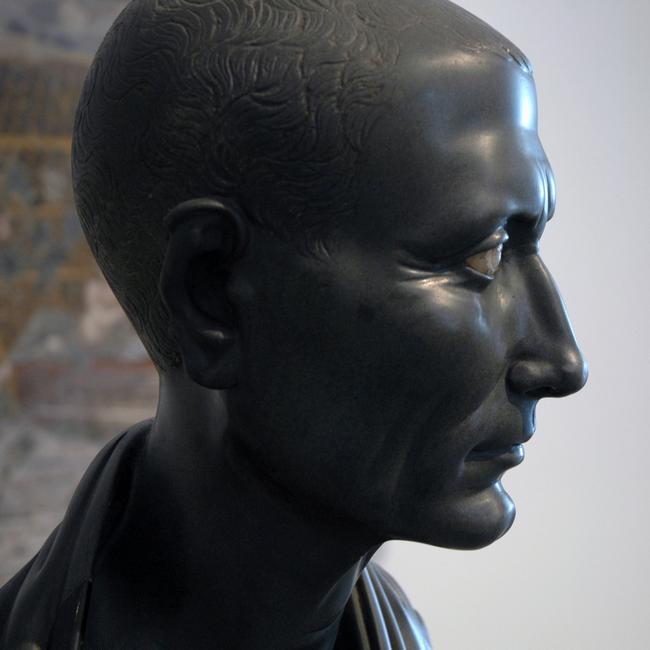 [Caesar+Statue.JPG]