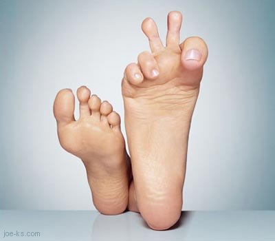 http://www.joe-ks.com/archives_jan2007/PeaceFoot.jpg