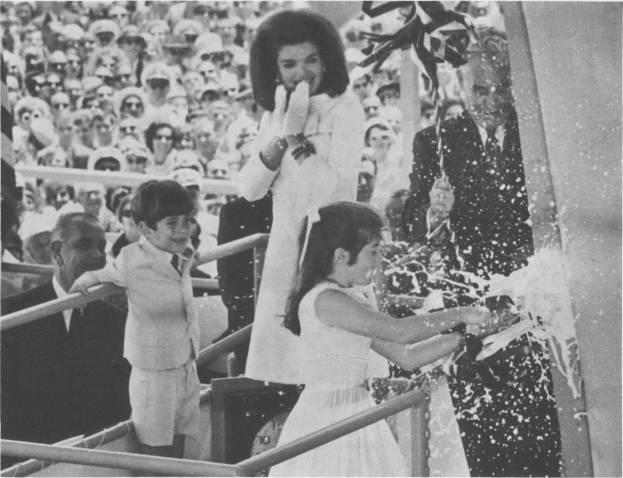 http://www.history.navy.mil/danfs/photos/john_f_kennedy-1.jpg