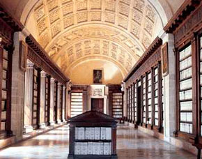http://www.losmejoresdestinos.com/destinos/espana/sevilla/archivo_de_indias.jpg