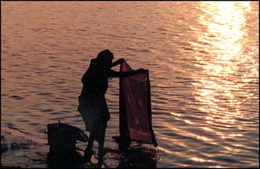 http://www.buddhanet.net/e-learning/pilgrim/images/patna-ganges.jpg