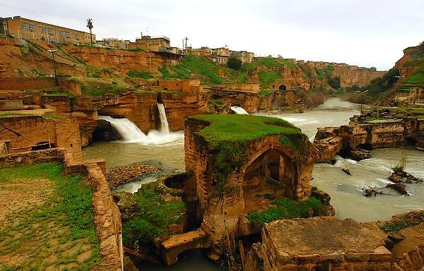 http://www.isrm.net/fotos/editor2/water_mills_complex_shushtar_city_age_1700_yrs.jpg