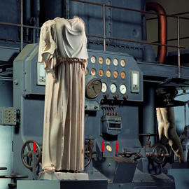http://en.centralemontemartini.org/var/museicivici/storage/images/musei/centrale_montemartini/percorsi/galleria_fotografica/statua_vestita_di_peplo_davanti_a_motore_diesel/57045-1-ita-IT/statua_vestita_di_peplo_davanti_a_motore_diesel_sqlarge.jpg