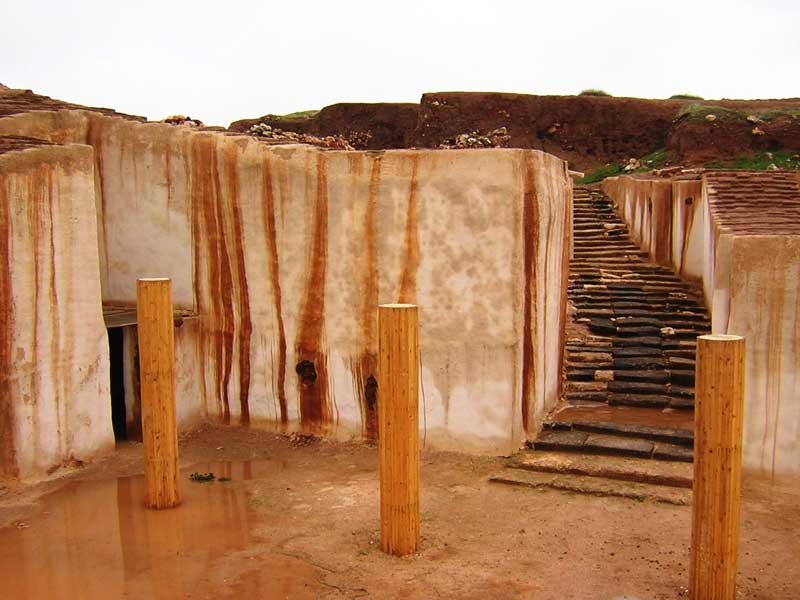 http://www.homsonline.com/images/Ebla/Ebla_Excavation2.jpg