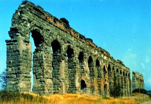 http://aquaduct.hobbysite.info/images/aquaclaudia.jpg