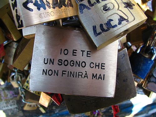 http://www.tcalo.com/images/roma/ponte-milvio-3.jpg
