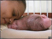 Maria Gisela Hiciano con su hija Rebeca