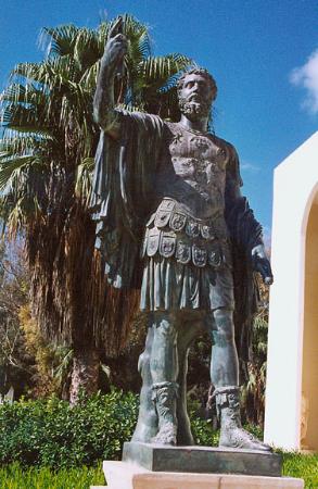 http://media-cdn.tripadvisor.com/media/photo-s/00/13/70/8c/leptis-magna-septemus.jpg