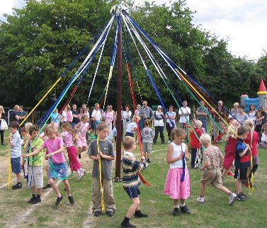 http://www.livingneighborhoods.org/pics/westdean/maypole.jpg
