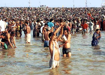 http://www.indialine.com/travel/images/kumbhmela-allahabad.jpg