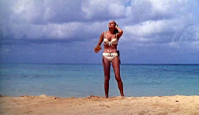 http://www.bond-girls.net/ursula-andress/ursula_andress_0053.jpg