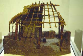 http://www.dearqueologia.com/villanoviana/casa_palatino.jpg