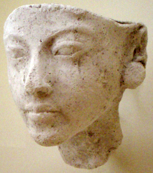 Archivo:PortraitStudyOfNefertiti-ThutmoseWorkshop EgyptianMuseumBerlin.png