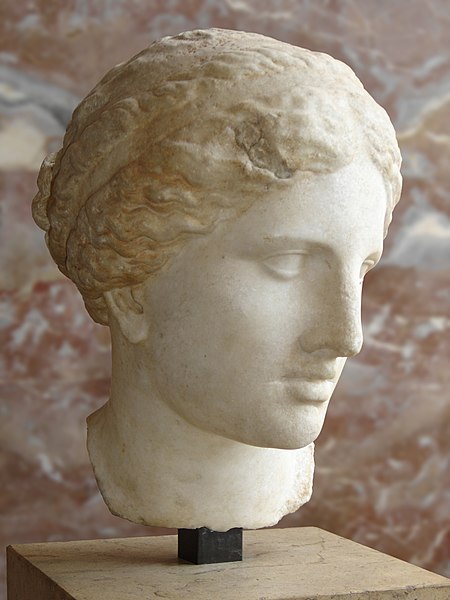 Archivo:Aphrodite head Kaufmann Louvre.jpg