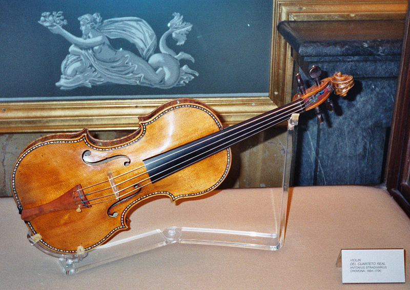 File:Stradivarius violin, Palacio Real, Madrid.jpg