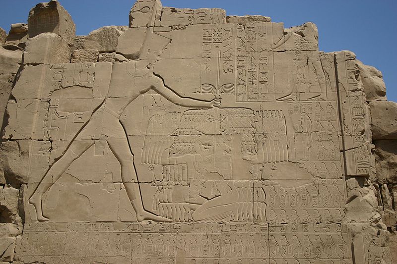 Archivo:Thutmose III at Karnak.jpg