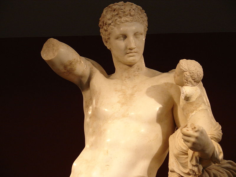 Archivo:Hermes di Prassitele, at Olimpia, particular.jpg