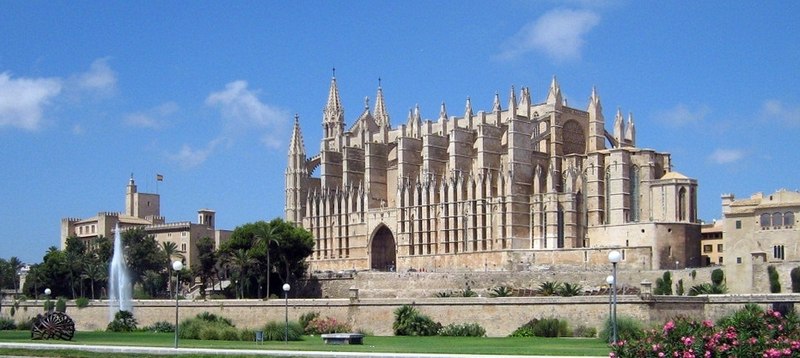 Archivo:Cathedral palma mallorca spain 01 2007 08 15.jpg