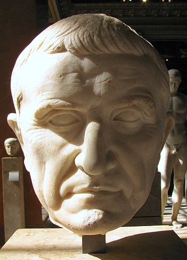 Archivo: Marco Licinio Craso Louvre.jpg