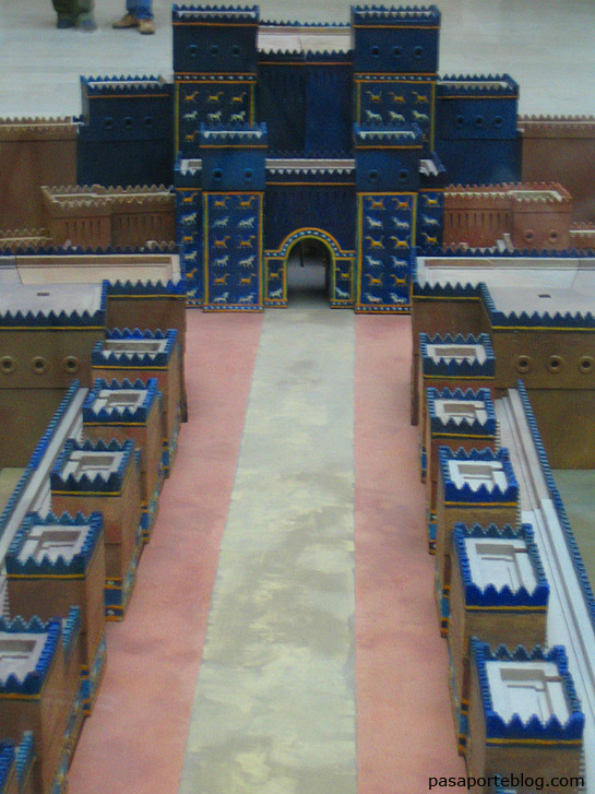 http://www.pasaporteblog.com/wp-content/uploads/2008/04/maqueta-puertas-babilonia.jpg
