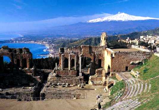 http://livingviajes.com/wp-content/uploads/2009/02/taormina.jpg